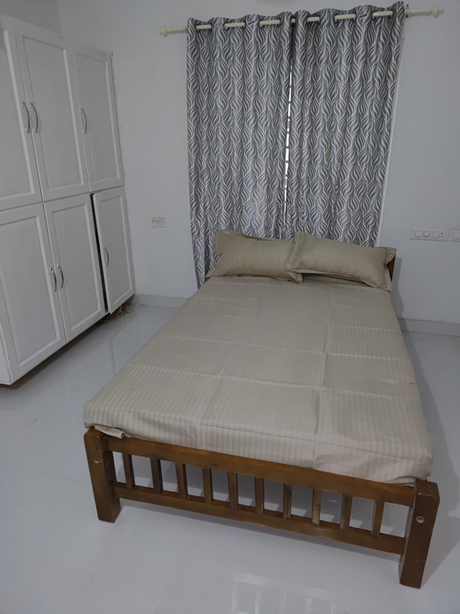 Sivasarass Rooms Thiruvananthapuram Bagian luar foto